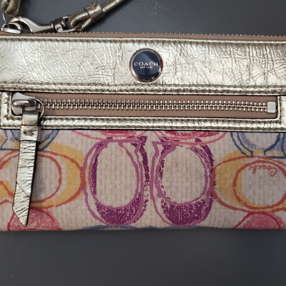 Coach wristlet - Picture 2 of 6
